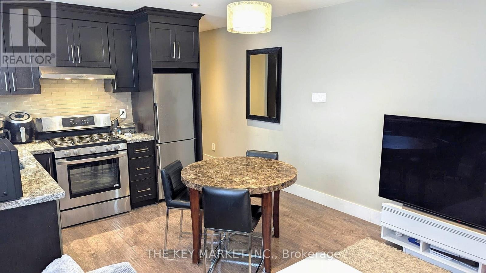 2-211 St Clements Avenue, Toronto, ON, M4R 1H3 - 32