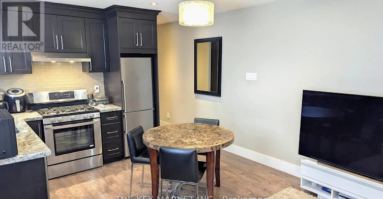2-211 St Clements Avenue, Toronto, ON, M4R 1H3 - 32