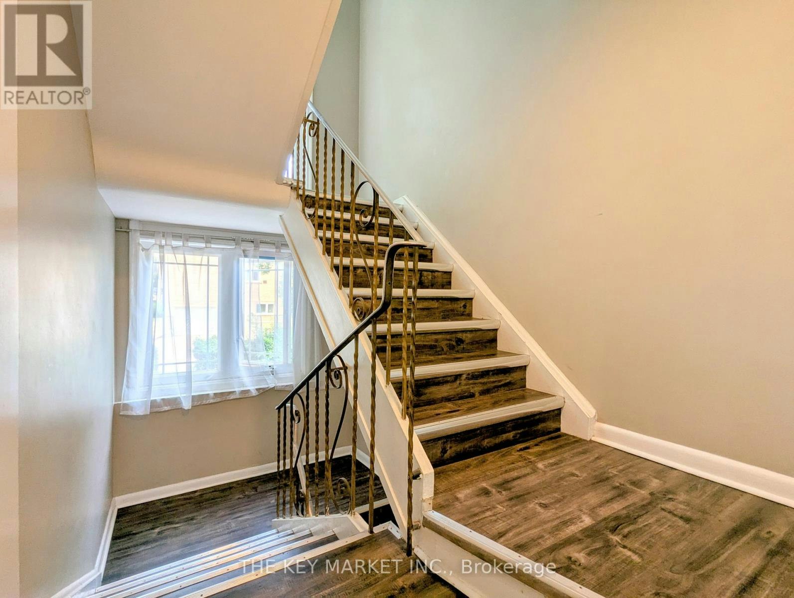 2-211 St Clements Avenue, Toronto, ON, M4R 1H3 - 30