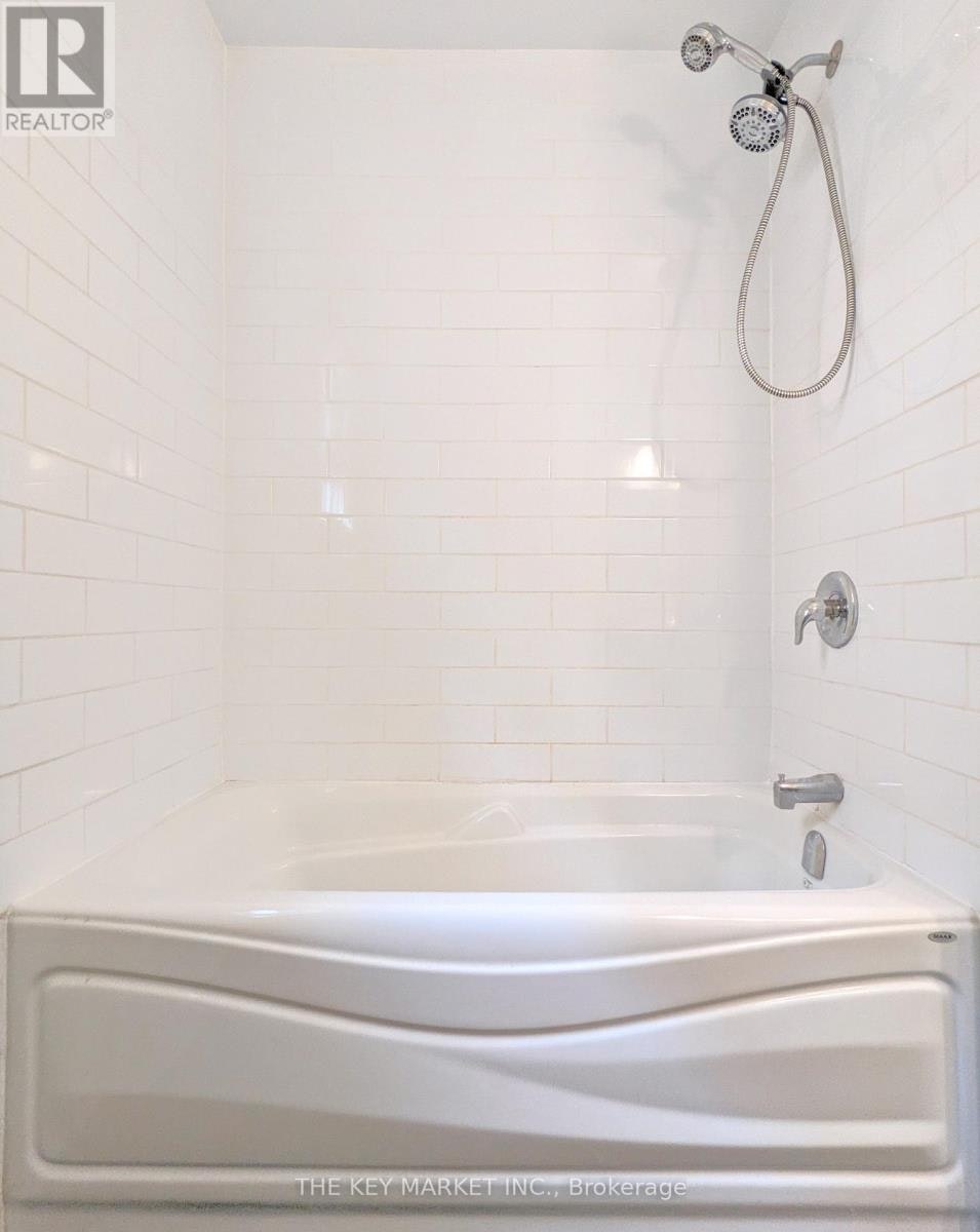 2-211 St Clements Avenue, Toronto, ON, M4R 1H3 - 28
