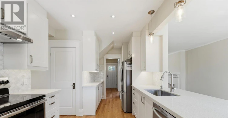 289 Wolverleigh Boulevard, Toronto, ON, M4C 1S3 - 15