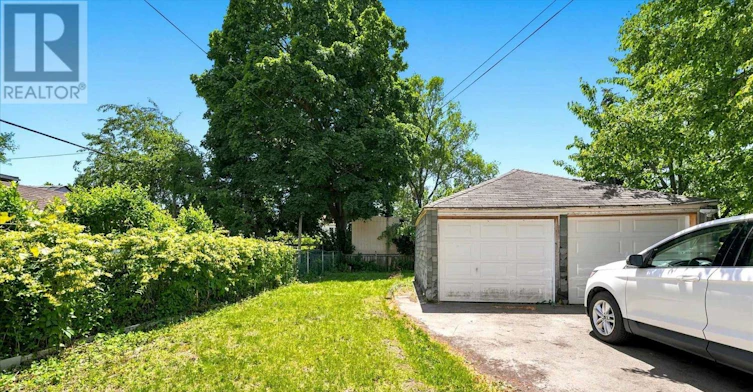 289 Wolverleigh Boulevard, Toronto, ON, M4C 1S3 - 47
