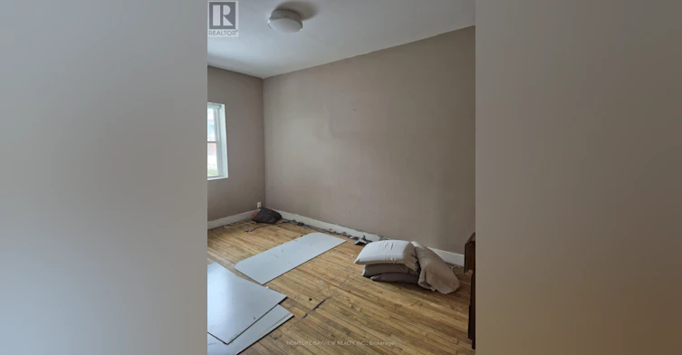 326 Rhodes Avenue E, Toronto, ON, M4L 3A3 - 3