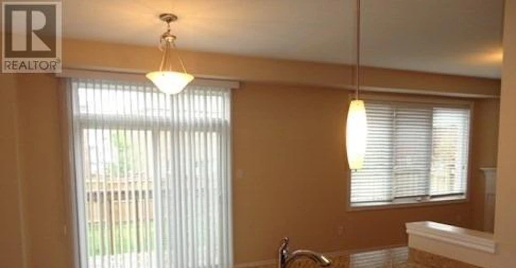 17 Pelister Drive, Markham, ON, L6E 0M4 - 3