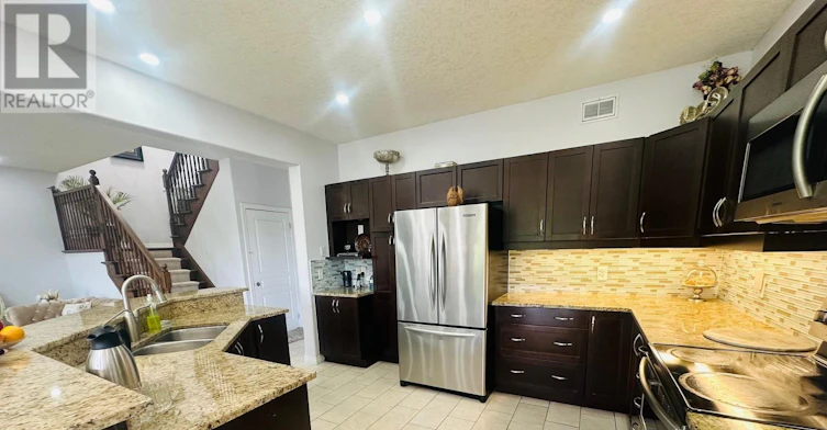 87 Newcastle Drive W, Kitchener, ON, N2R 1W4 - 3
