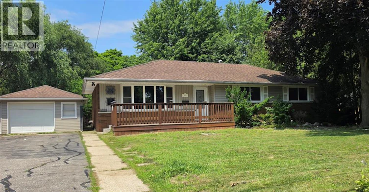 1050 Bartlet, Windsor, ON, N9G 1V4