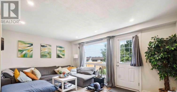 1248 Bethamy Lane, Ottawa, ON, K1J 8P4 - 6