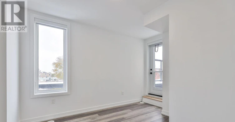 9 Vivian Road, Toronto, ON, M1M 0E4 - 4