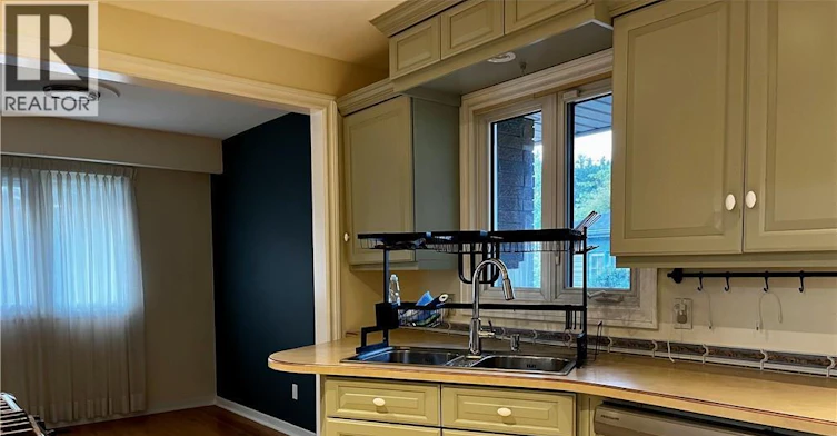 UPPER-694 Niagara Street, St. Catharines, ON, L2M 3R9 - 9