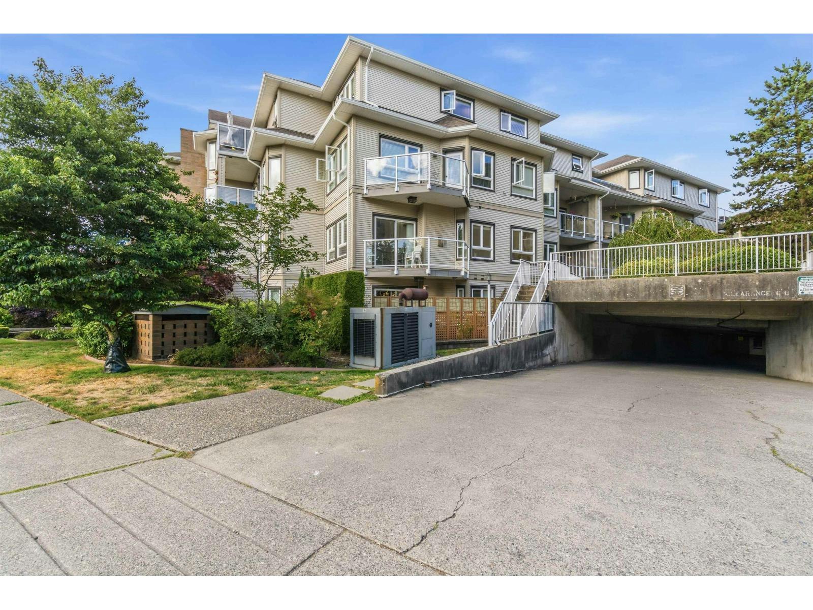 203-8142 120a Street, Surrey, BC, V3W 0N1
