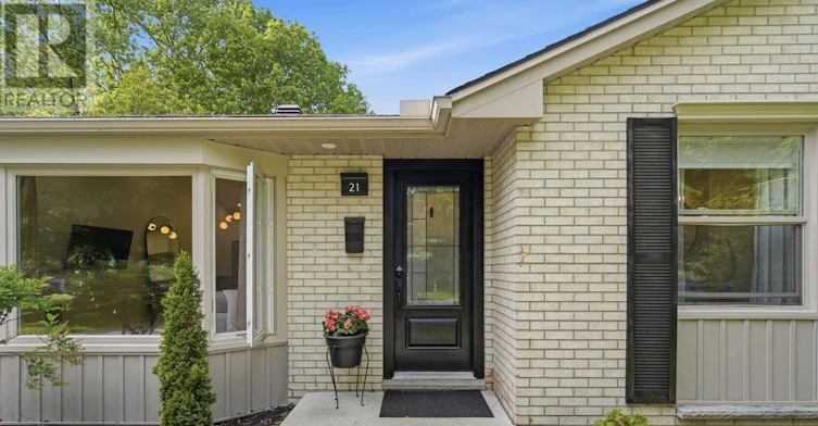 MAIN-21 Mcgill Place, London, ON, N5X 1W1