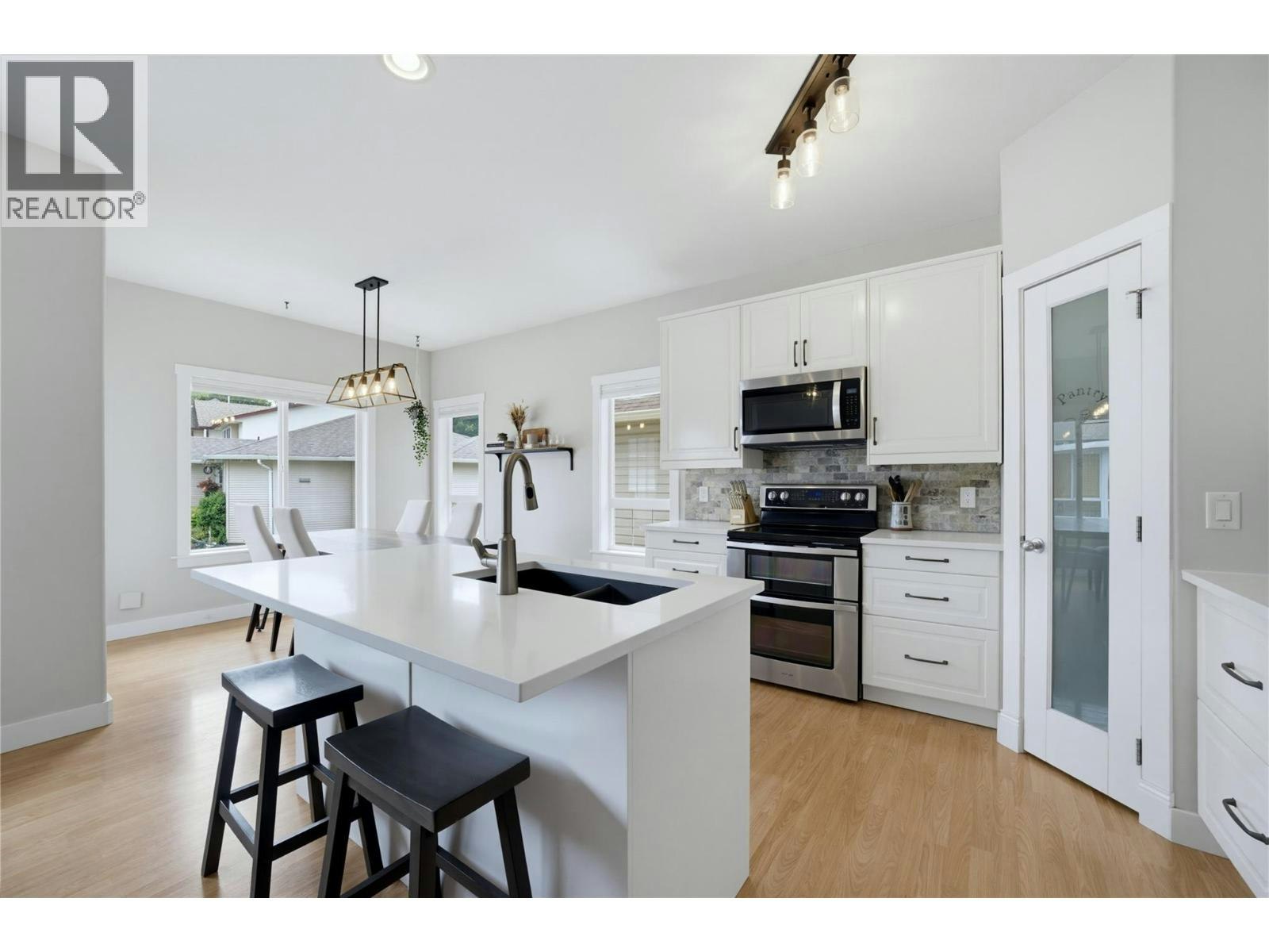 23-801 NE 20 Street, Salmon Arm, BC, V1E 2R7 - 22