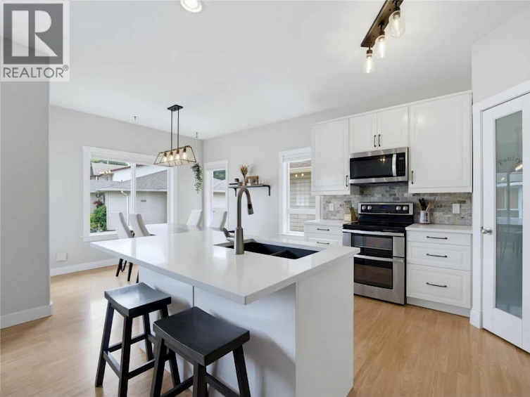 23-801 NE 20 Street, Salmon Arm, BC, V1E 2R7 - 22