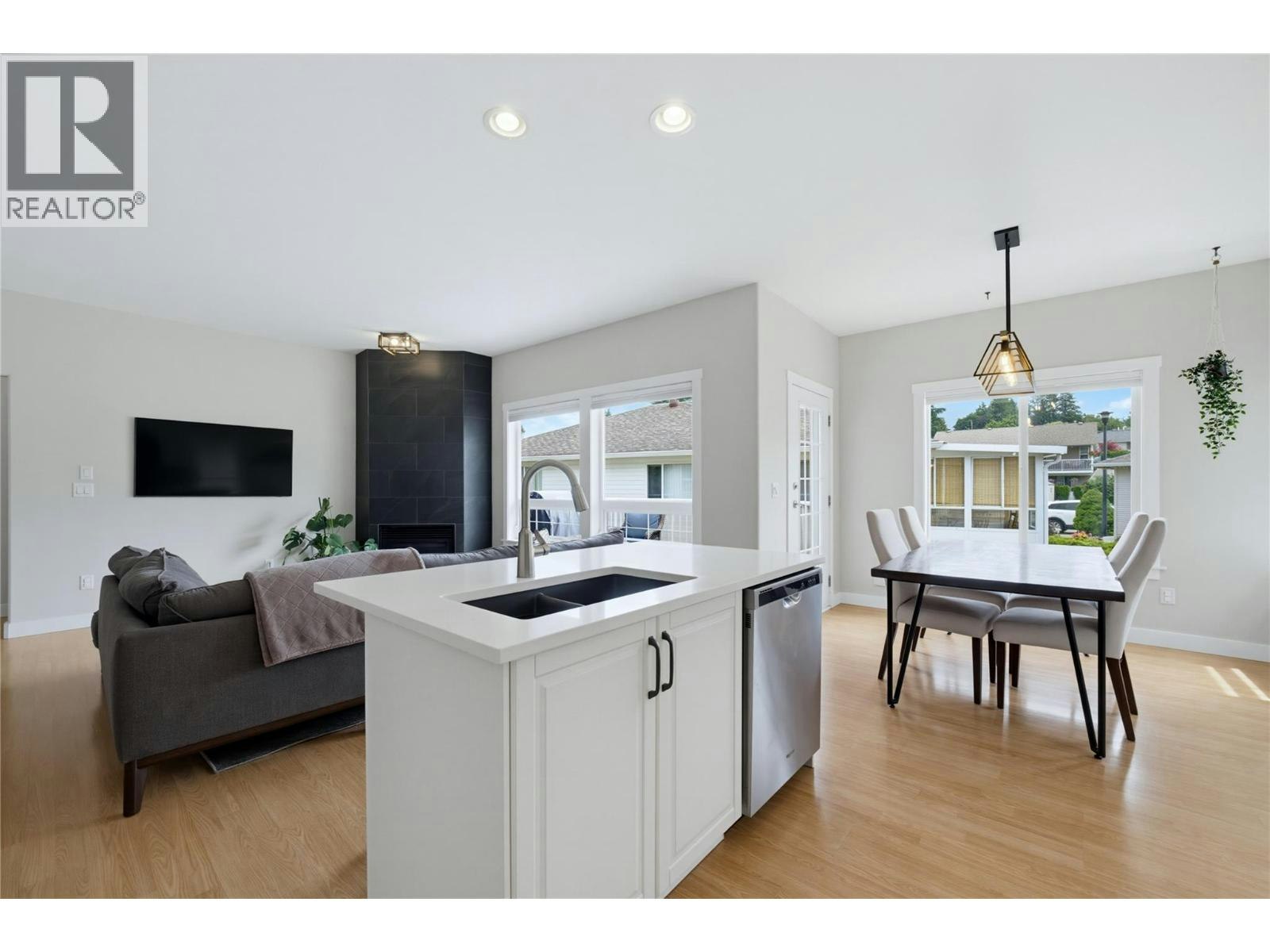 23-801 NE 20 Street, Salmon Arm, BC, V1E 2R7 - 23