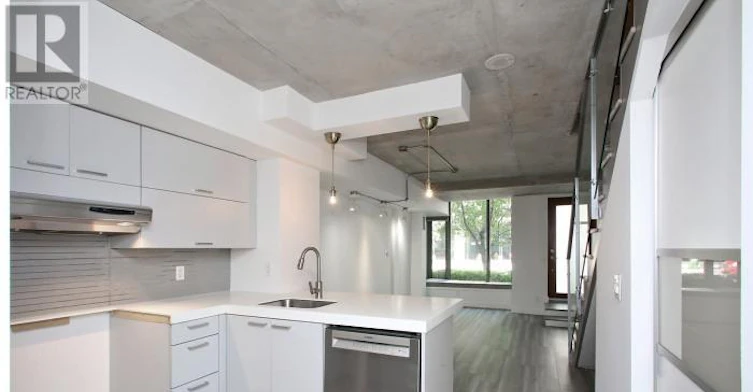104-43 Stewart Street, Toronto, ON, M5V 2V1 - 9