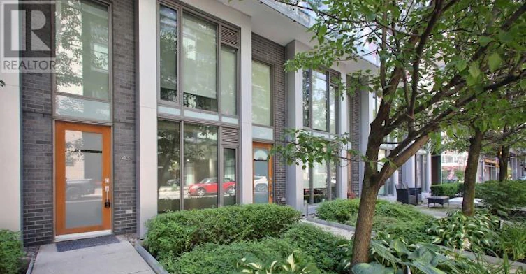104-43 Stewart Street, Toronto, ON, M5V 2V1