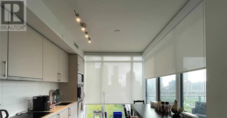 902W-27 Bathurst Street, Toronto, ON, M5V 2P1 - 11