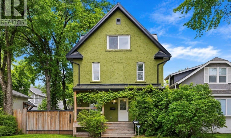 212 25th Street W