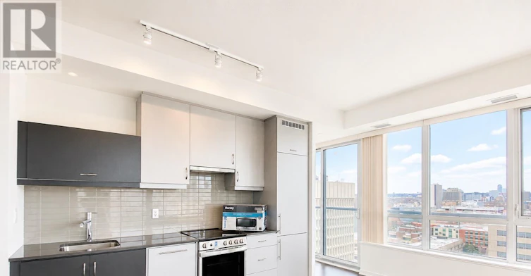 1607-181 Huron Street, Toronto, ON, M5T 0C1 - 3