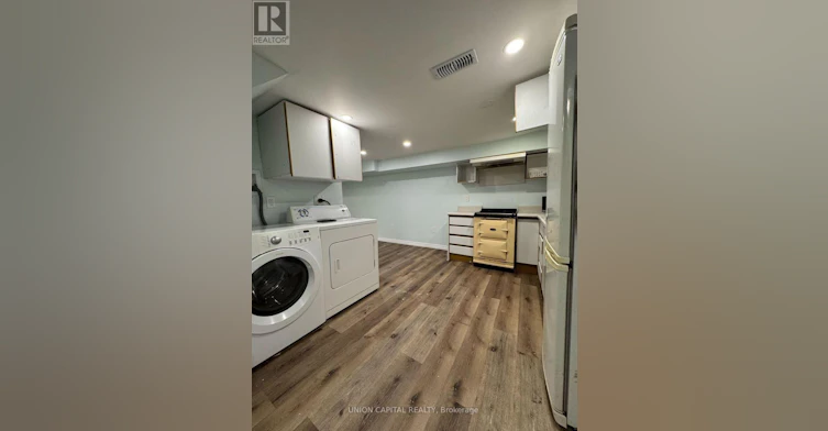 LOWER-96 Hiawatha Road, Toronto, ON, M4L 2X8 - 2