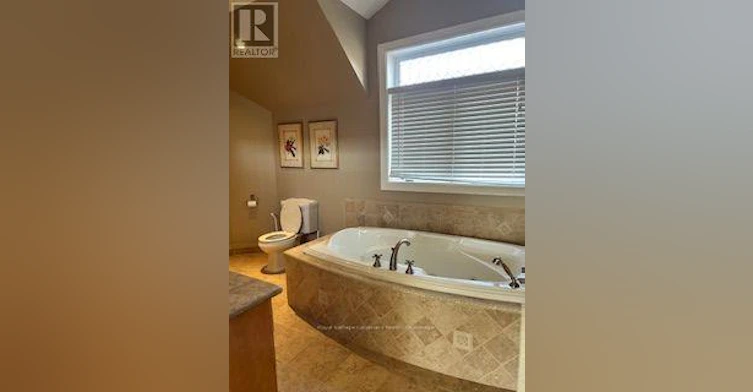 212 Snowbridge Way, Blue Mountains, ON, L9Y 0V1 - 17