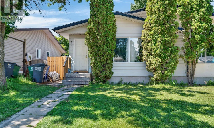 A/B-811 Steeves Avenue