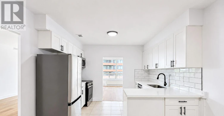 307-2500 Bathurst Street, Toronto, ON, M6B 2Y8