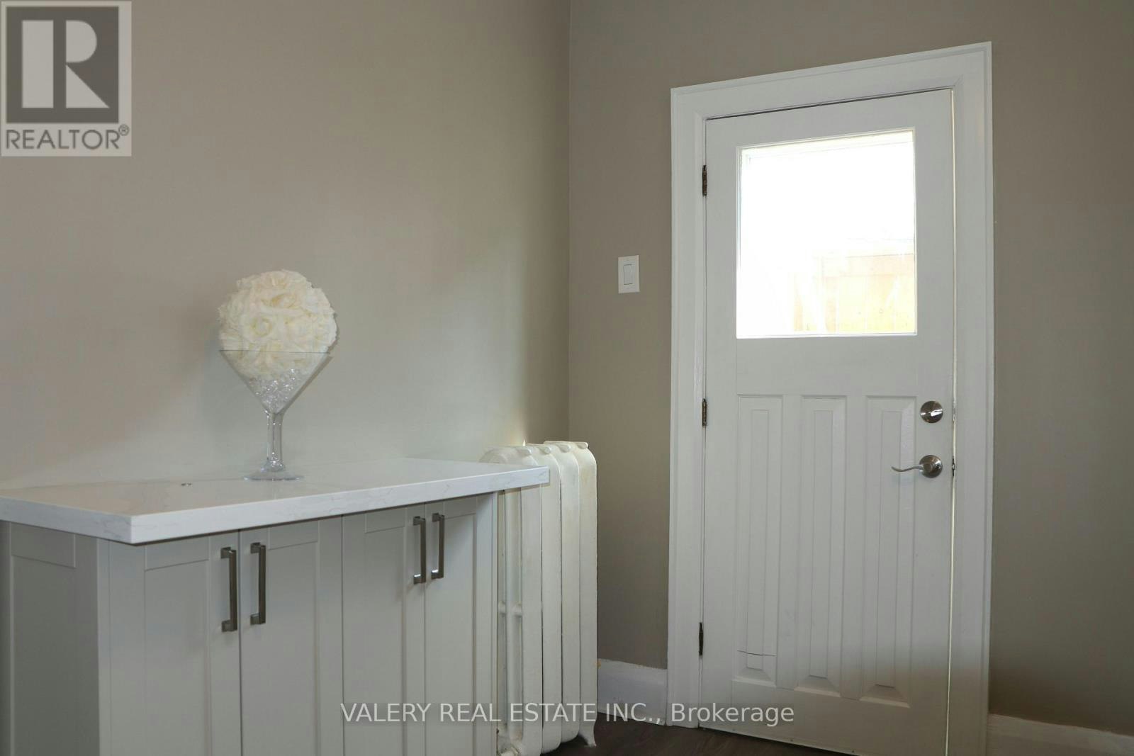 207 Oakwood Avenue, Toronto, ON, M6E 2V3 - 15