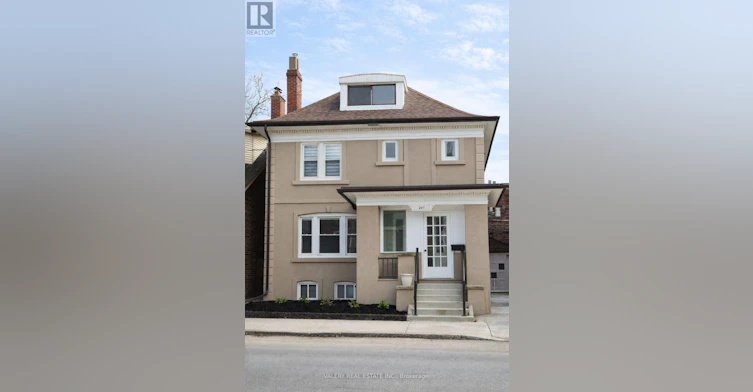 207 Oakwood Avenue, Toronto, ON, M6E 2V3
