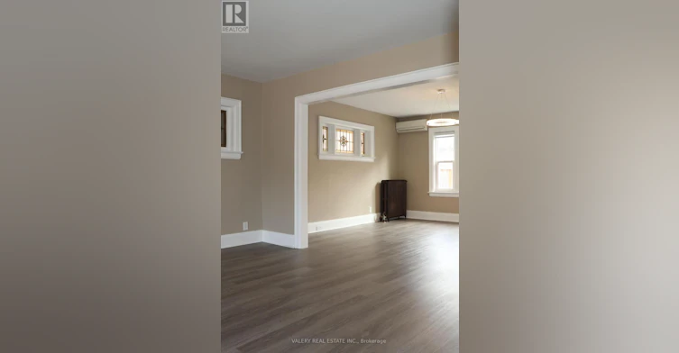 207 Oakwood Avenue, Toronto, ON, M6E 2V3 - 8