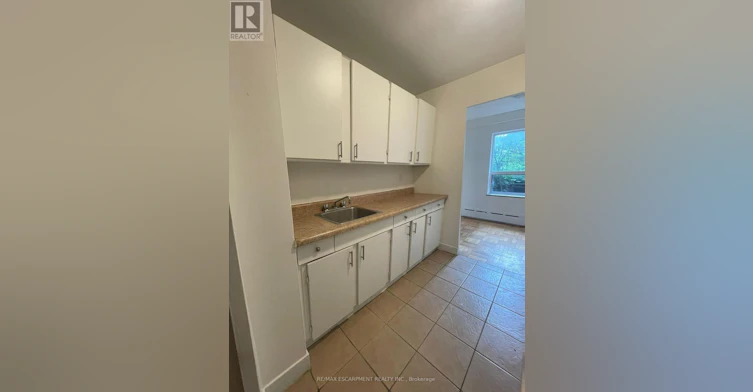 107 325a James Street S, Hamilton, ON, L8P 3B7 - 2