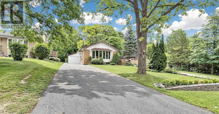 49 Bayview Parkway, Newmarket, ON, L3Y 3W2