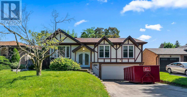 2506 Yarmouth Crescent, Oakville, ON, L6L 2M8