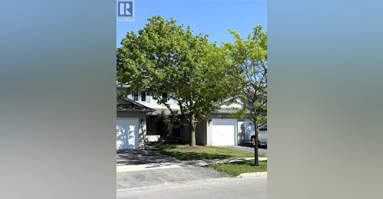 4-395 Kingscourt Drive, Waterloo, ON, N2K 3R4 - 2