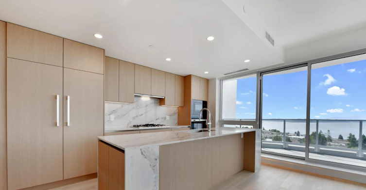 1105-1475 Foster Street, Surrey, BC, V4B 3W7 - 3