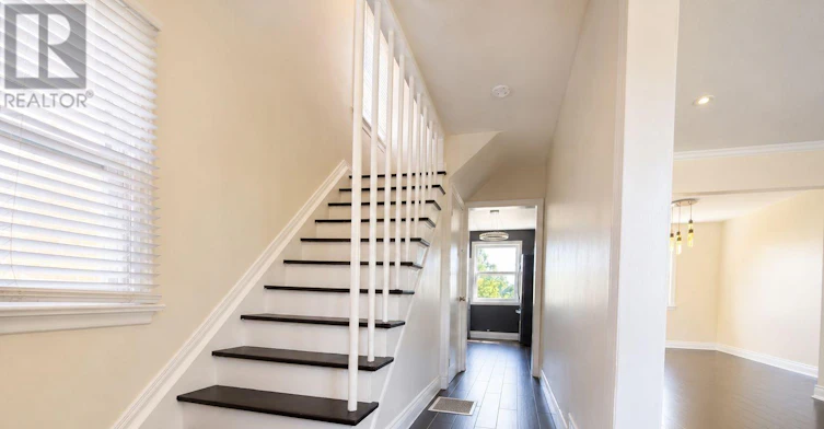 728 Weston Road, Toronto, ON, M6N 3R5 - 7