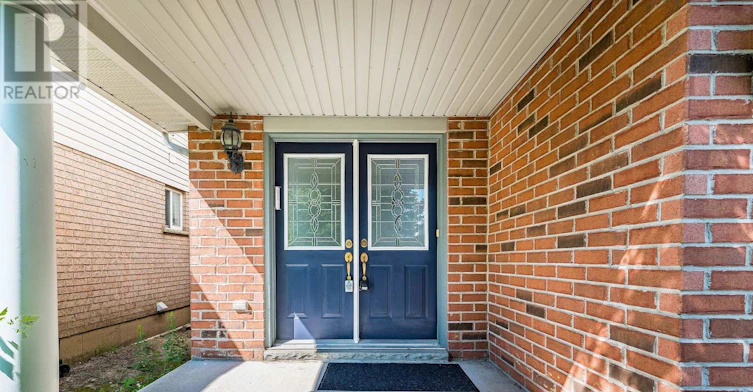 735 Karlsfeld Road, Waterloo, ON, N2T 2W4 - 2