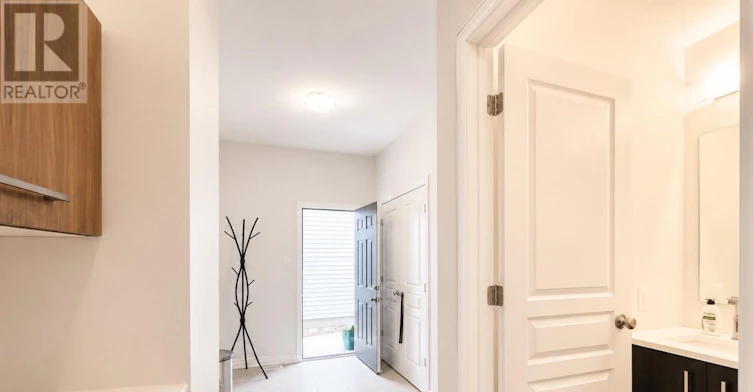 916 Ralph Hennessy Avenue, Ottawa, ON, K4M 1B2 - 11