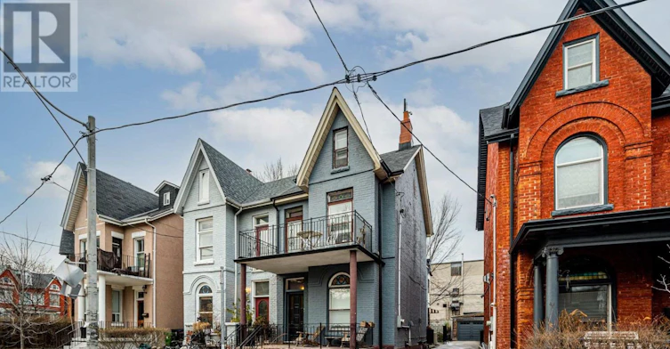 MAIN FL-66 Mackenzie Crescent, Toronto, ON, M6J 1T1