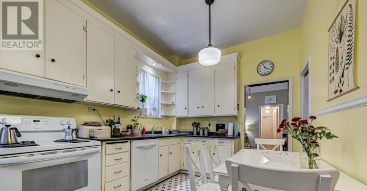 MAIN FL-66 Mackenzie Crescent, Toronto, ON, M6J 1T1 - 14