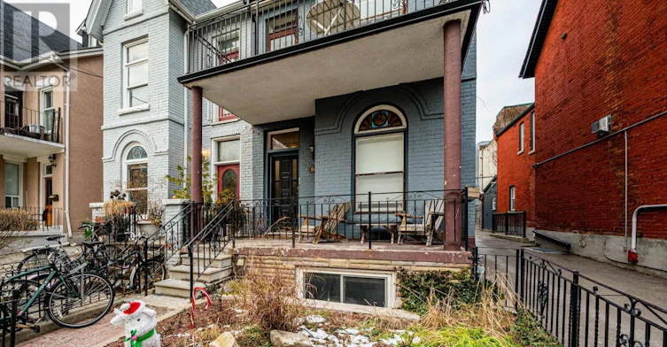 MAIN FL-66 Mackenzie Crescent, Toronto, ON, M6J 1T1 - 4