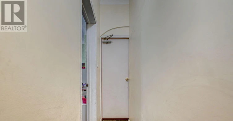 MAIN FL-66 Mackenzie Crescent, Toronto, ON, M6J 1T1 - 6