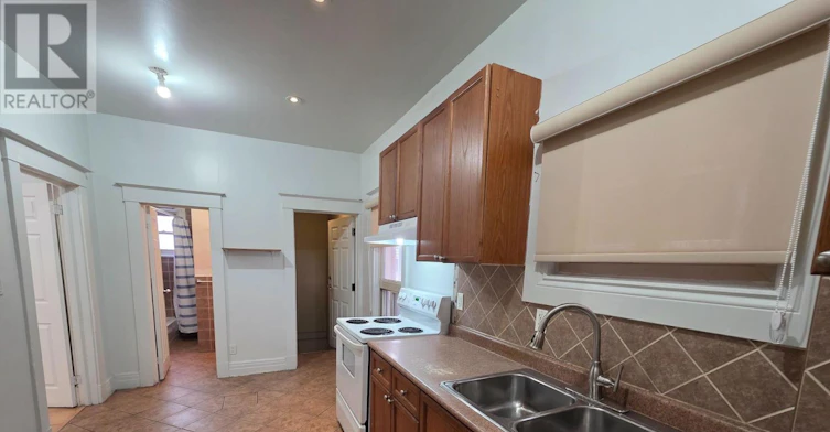 1733 Dufferin Street, Toronto, ON, M6E 3N9 - 3