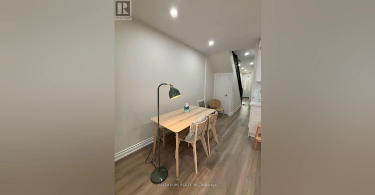101-138 Robert Street, Toronto, ON, M5S 2K3 - 2