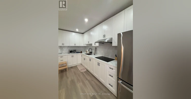 101-138 Robert Street, Toronto, ON, M5S 2K3