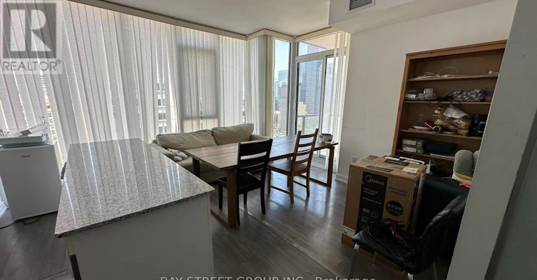 2708-426 University Avenue, Toronto, ON, M5G 1S9 - 4