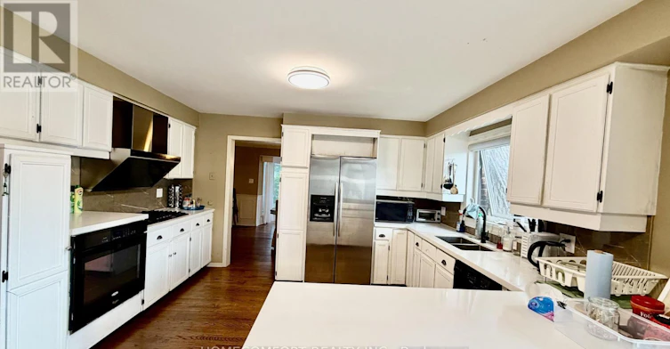 12 Banbury Court, Aurora, ON, L4G 3M9 - 12