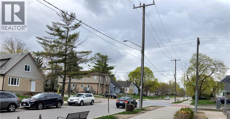 204-8 Hickory Street W, Waterloo, ON, N2L 3H6 - 23