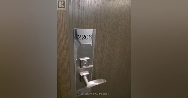 2206-2910 7 Highway W, Vaughan, ON, L4K 0H8