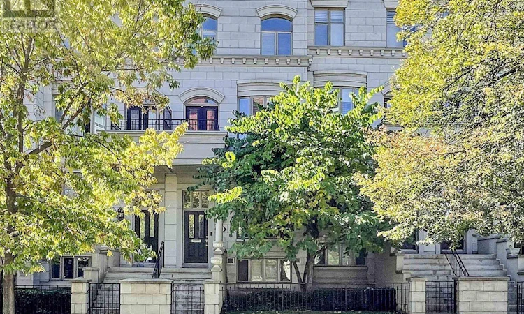 11-260 Russell Hill Road